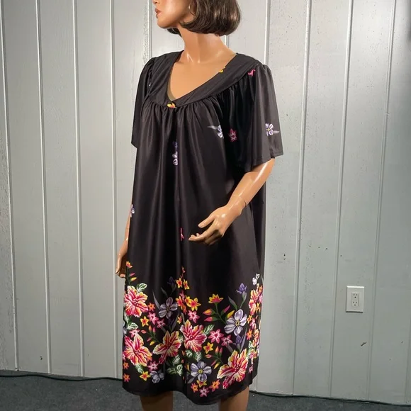 Lati Fashion Dresses | * Nwt Latin Fashion Women'sblack Floral Housedress Patio Sz 3x | Color: Black/Pink | Size: 3x | _Naomiboutique's Closet